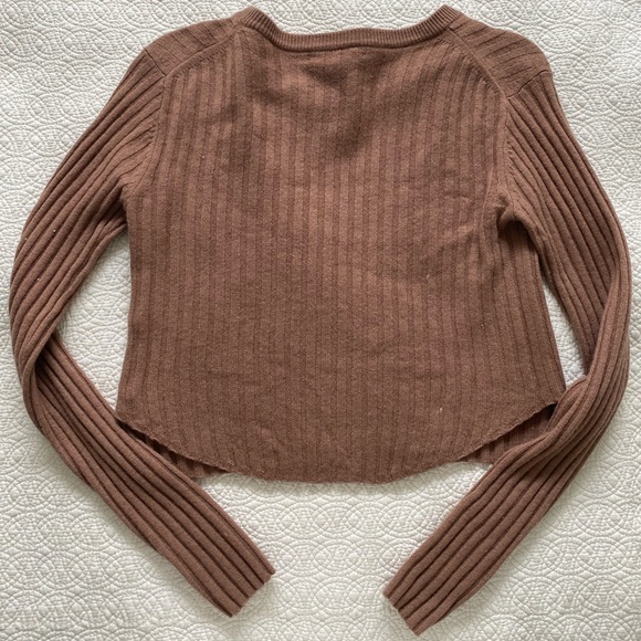 Babaton cropped long sleeve - Picture 3 of 3